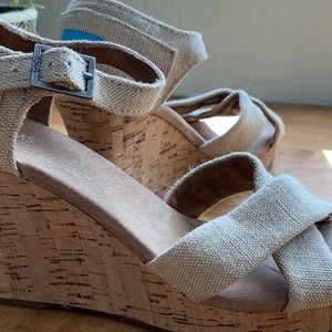Toms Wedge Sandal, Natural 8.5